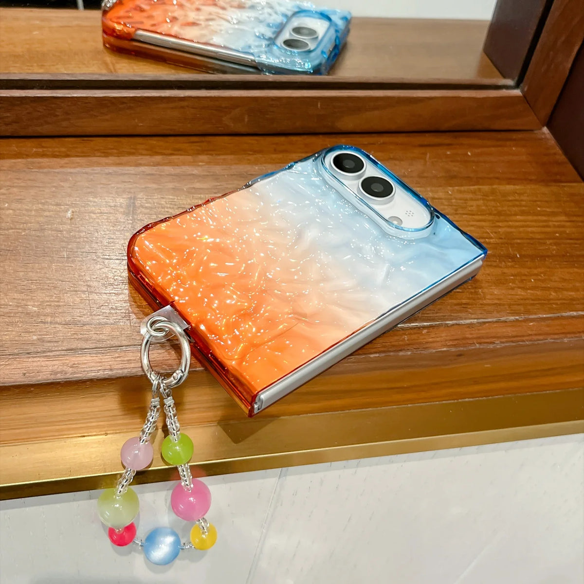 Creative Pleated Water Ripple Gradient Color Phone Case for iPhone Duo 2026 New 18 Fold Dopamine Bracelet Wristband Clear Cover